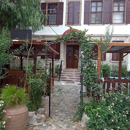 Konukevi Cunda Zehra Teyzenin Evi Ayvalı