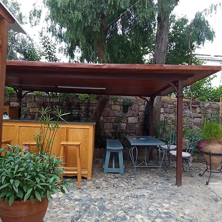 Cunda Zehra Teyzenin Evi Ayvalı