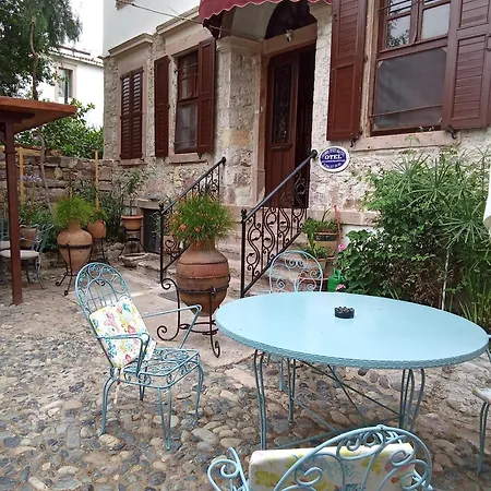 Cunda Zehra Teyzenin Evi