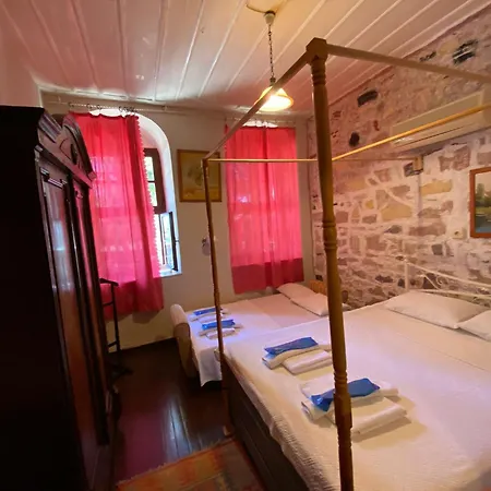 Guest house Cunda Zehra Teyzenin Evi Ayvalik