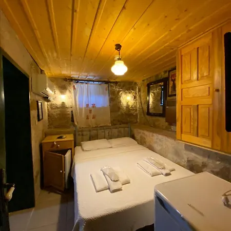 Cunda Zehra Teyzenin Evi Konukevi Ayvalı