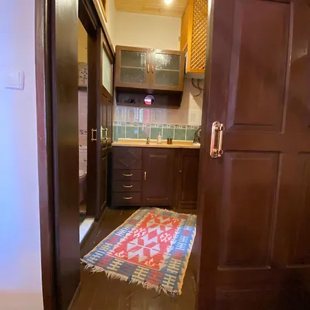 Cunda Zehra Teyzenin Evi Ayvalı