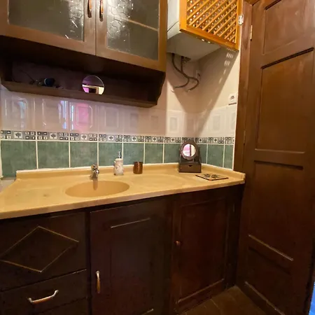 Cunda Zehra Teyzenin Evi Ayvalı