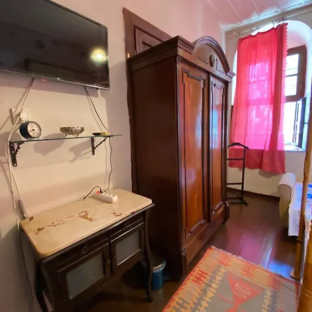 Cunda Zehra Teyzenin Evi Konukevi Ayvalı