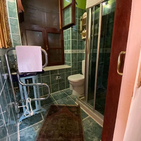 Cunda Zehra Teyzenin Evi Konukevi Ayvalı