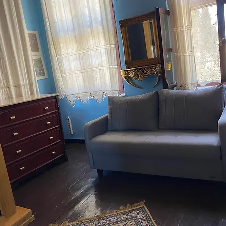 Cunda Zehra Teyzenin Evi Ayvalı