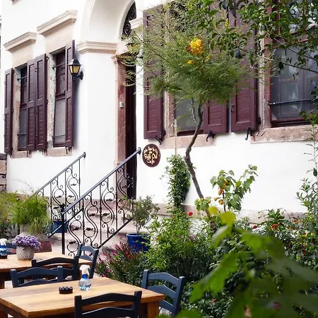 Konukevi Cunda Zehra Teyzenin Evi 3*