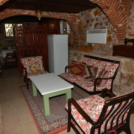 Cunda Zehra Teyzenin Evi Konukevi Ayvalı