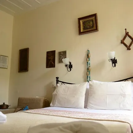 Konukevi Cunda Zehra Teyzenin Evi Ayvalı